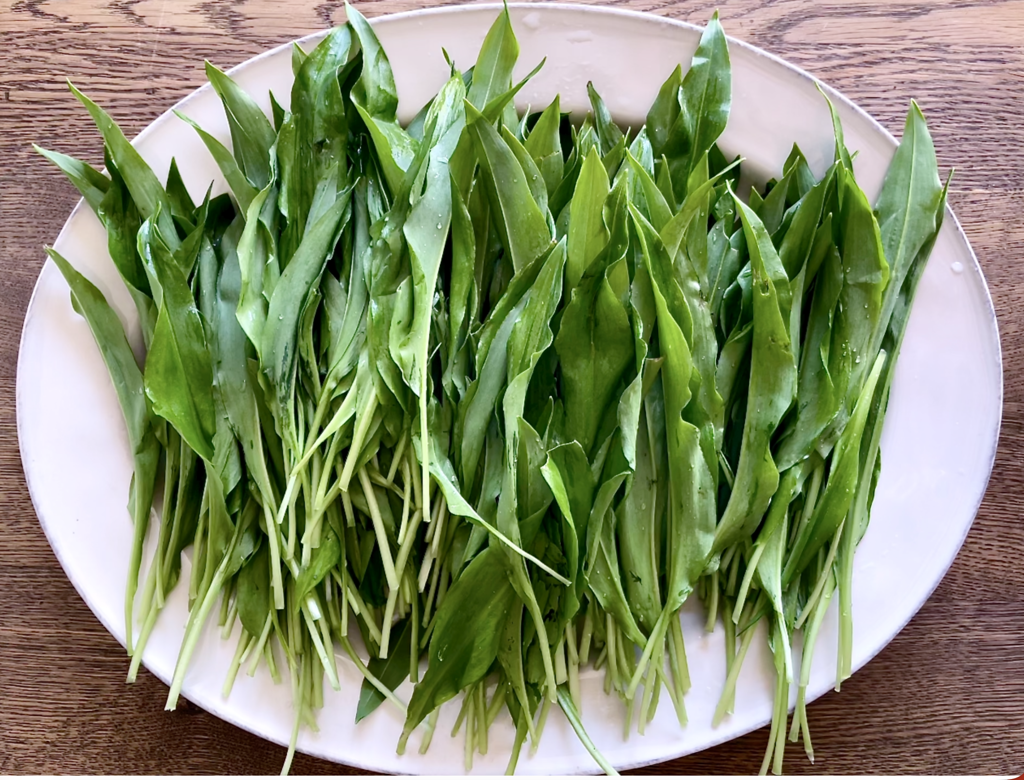 Karulaugupesto mandlitega